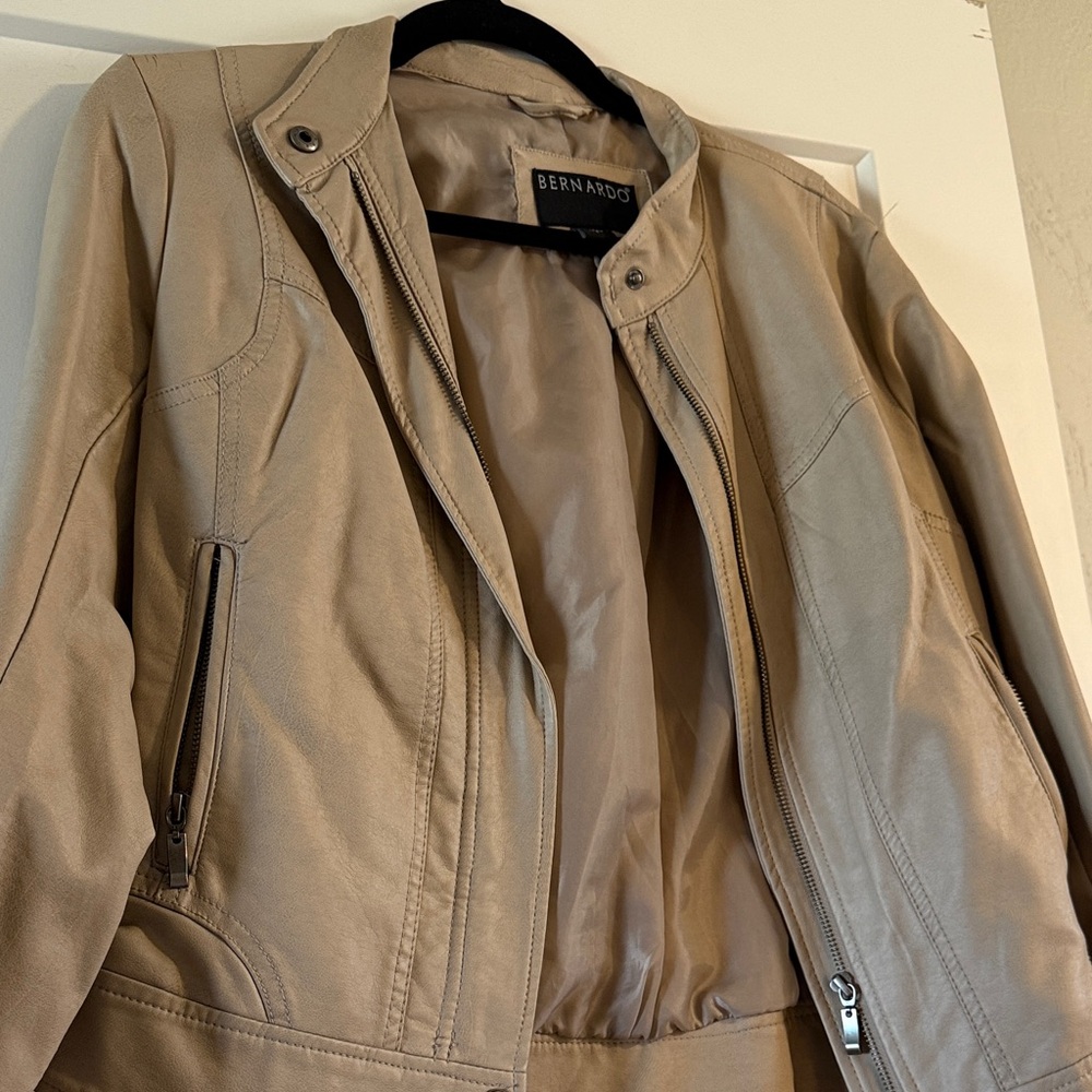 Bernardo Women's Beige Leather Jacket